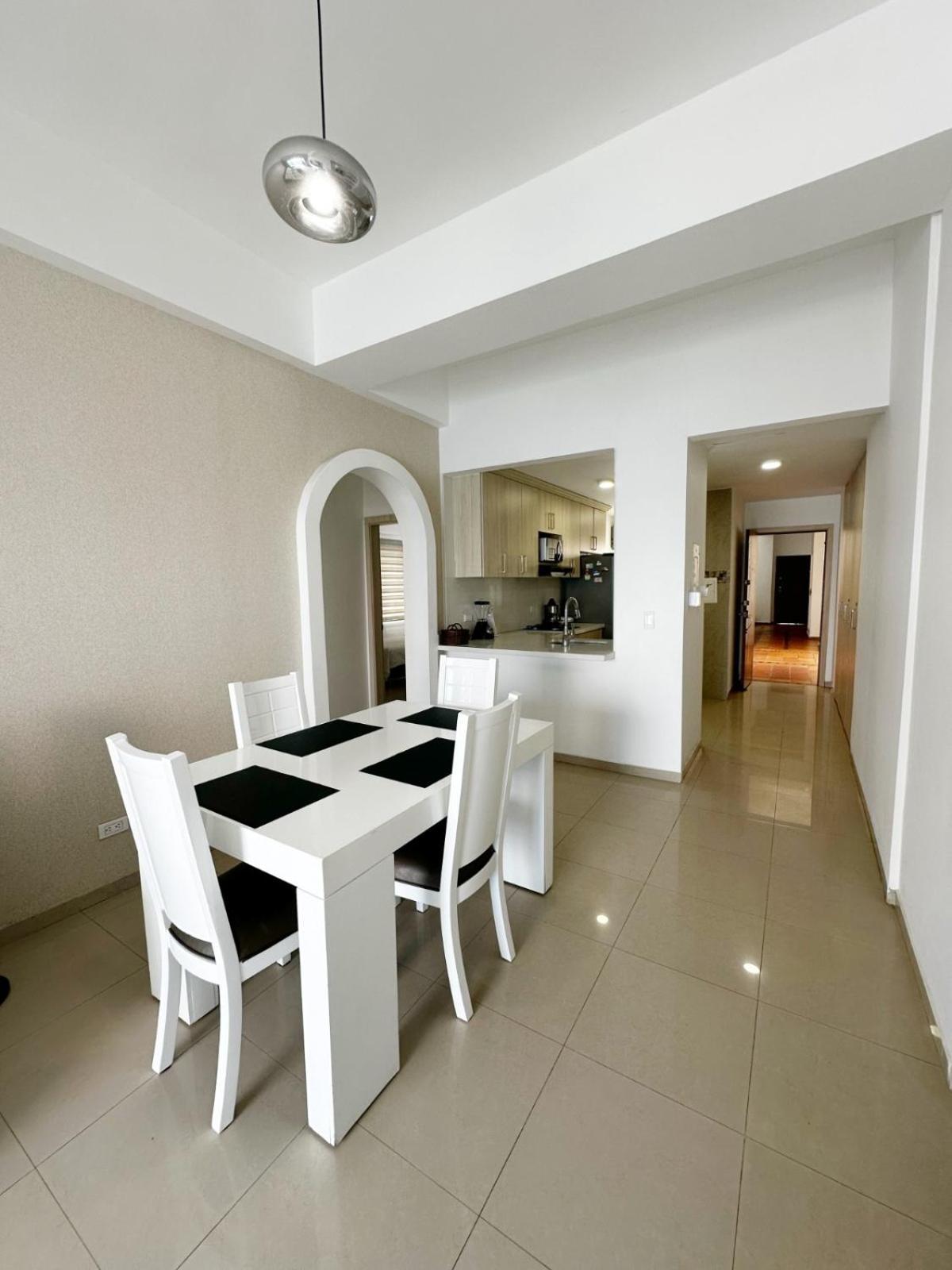 Apartamento, Cómodo, Mejor Sitio Y Vista Al Mar!